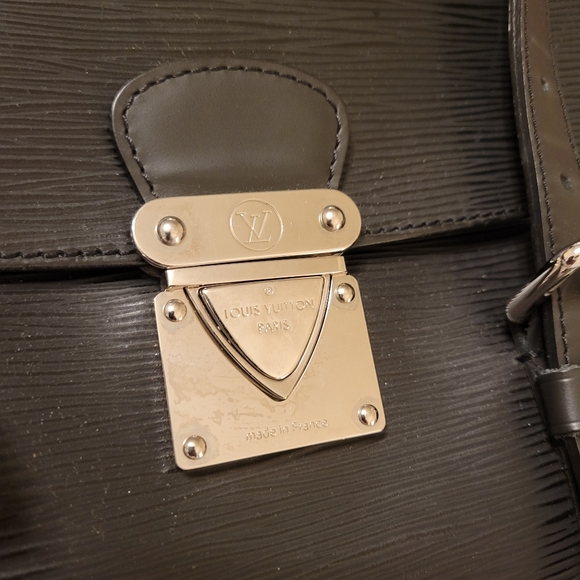 Reduced! Louis Vuitton Black Epi Segur MM Satchel - Picture 8 of 14